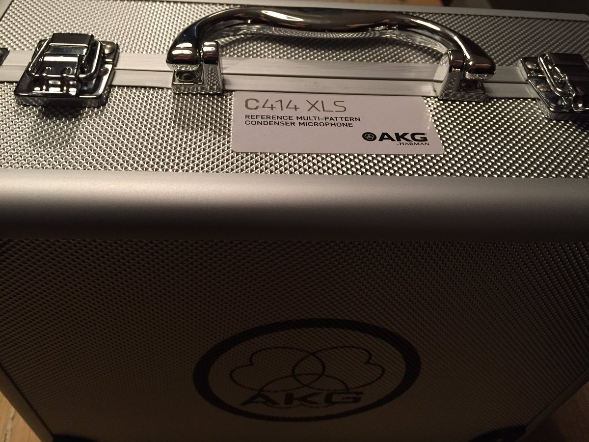 jazzymusic1's tweet photo. Ohhhhhh new toy! Can't wait to try my shiny new @AKGaudio C414 microphone https://t.co/diVybpRYjv