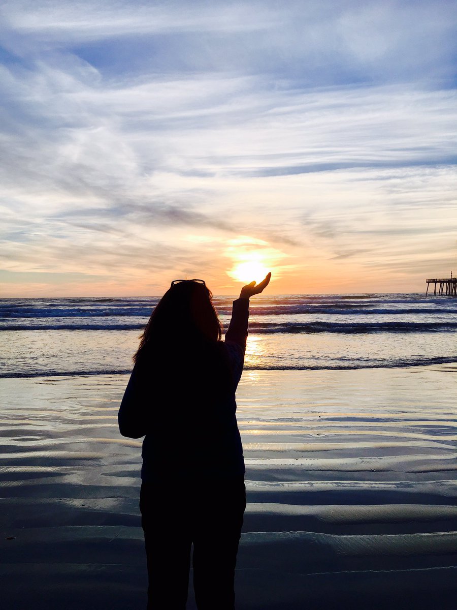 abeachgypsy's tweet photo. Catching the sun ... https://t.co/P3LHQhLC4S