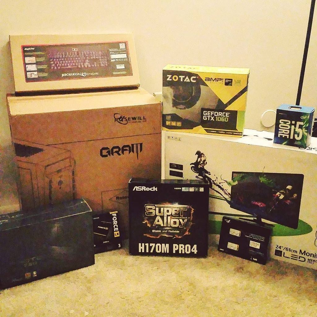 ArtrexisLives's tweet image. Here it is. My complete desktop setup. #PCMasterRace #DesktopBuild #PCBuild ift.tt/2g4faUN