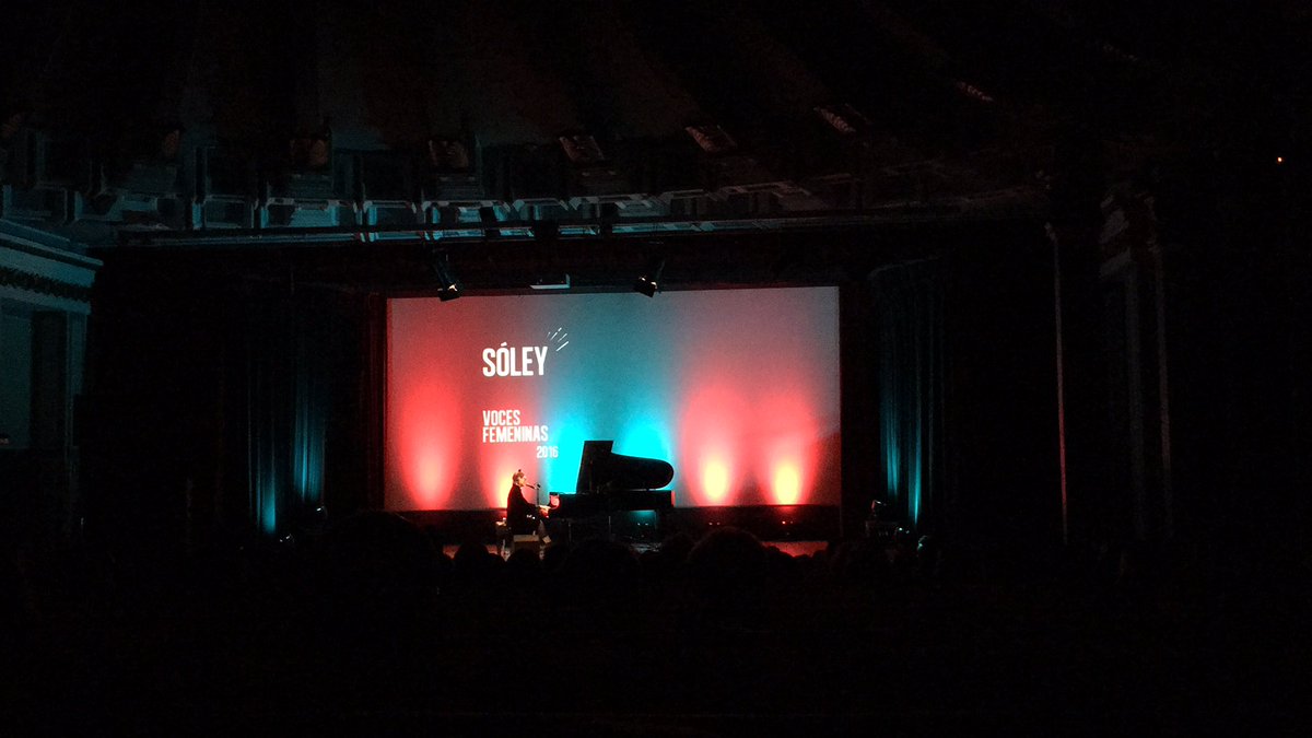 Coconutpro's tweet photo. Qué bonito concierto el de @soleysoleysoley en @VocesFemeninas #vf2016 https://t.co/d7cndTCjcI