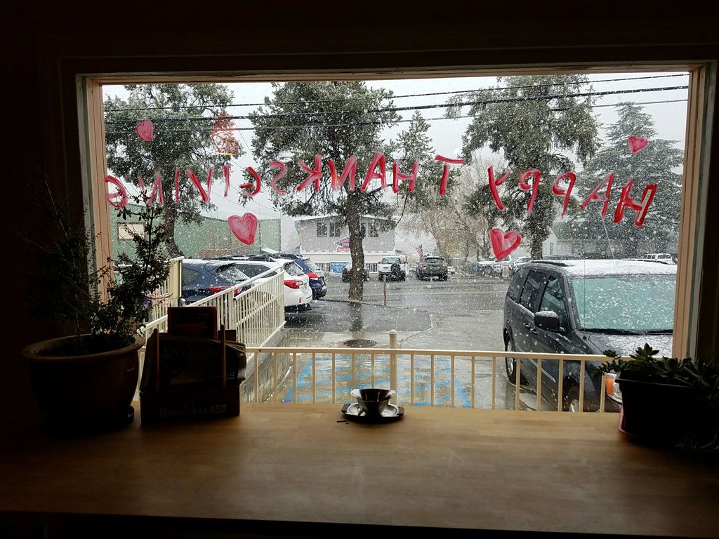 It's snowing in Frazier Park!