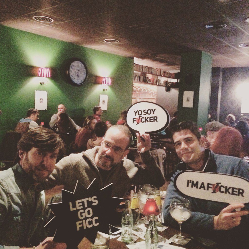festivalFICC's tweet photo. #fickers en el #FICC45 @MRWITT1 con @desaparezca y @BlueBananasBand https://t.co/XQAtwTszwe