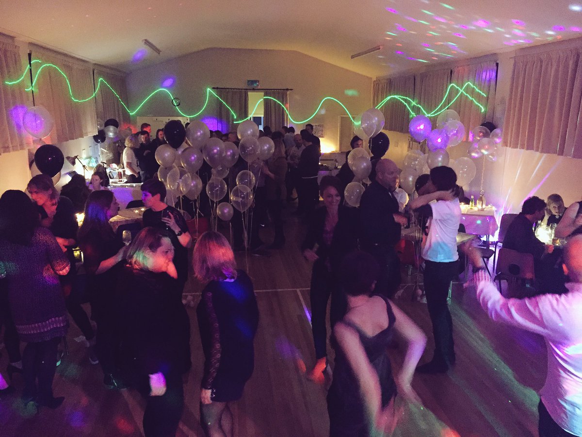 HelpAHundred's tweet image. Thank you to all the wonderful people dancing the night away for @HelpRefugeesUK Don't forget the silent auction! Be quick!