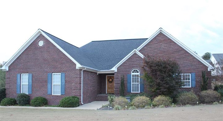 The_ButlerTeam's tweet photo. *NEW LISTING*
285 Anna Brook Ln. Oxford
$199,900
3 BR, 2 baths, corner lot, NEW carpet, hardwood floor, much more! Call the #ButlerTeam https://t.co/JxaRFuFT7B
