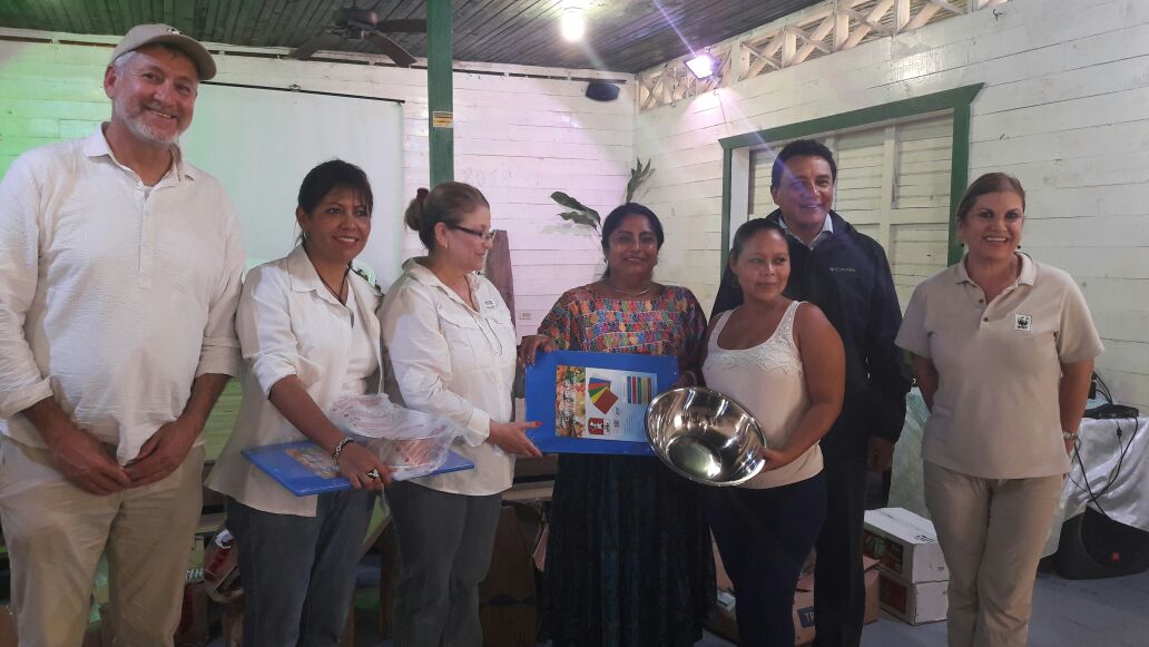 InguatPrensa's tweet photo. #INGUAT en el marco del Día Nacional Garífuna entrega equipamiento a emprendimientos comunitarios. #GuateEsElSecreto #WWF #GuateColor https://t.co/Cfvh3fmVy2