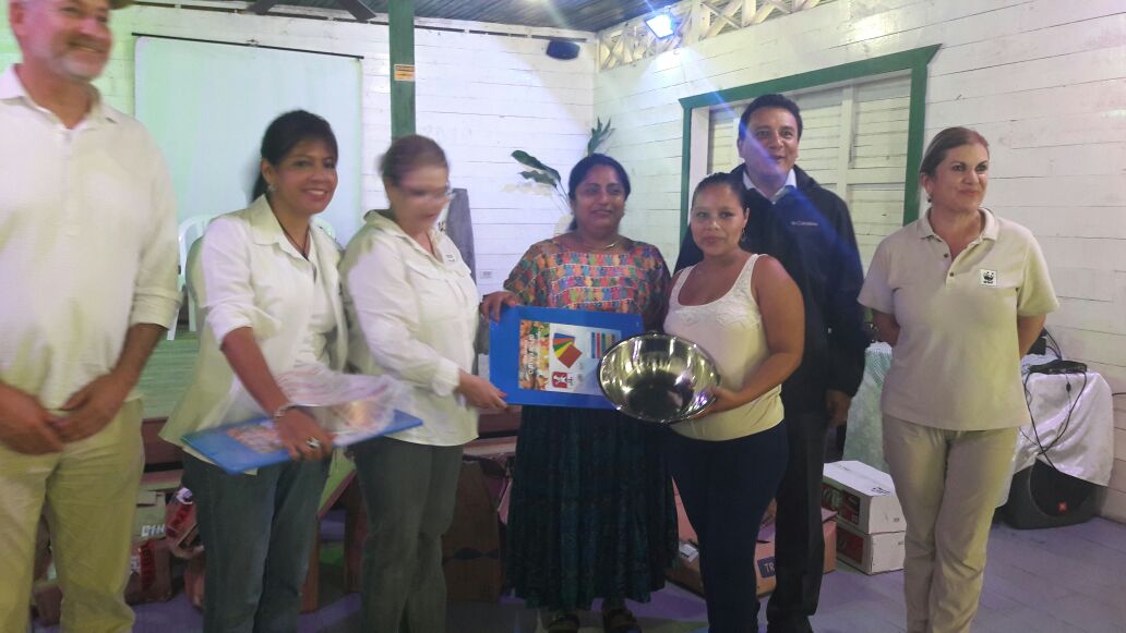 InguatPrensa's tweet photo. #INGUAT en el marco del Día Nacional Garífuna entrega equipamiento a emprendimientos comunitarios. #GuateEsElSecreto #WWF #GuateColor https://t.co/Cfvh3fmVy2