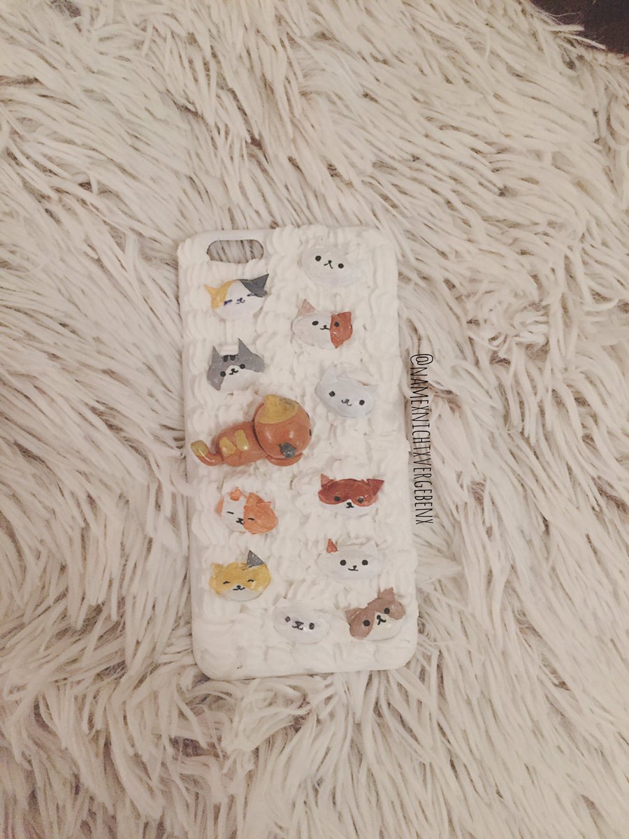Juliithemulii's tweet photo. Ich bin so stolz auf mich ✨ #nekoatsume #neko #handycase #kawaii 💕@LenaVanille @MrPomYT https://t.co/6qq76taeyq