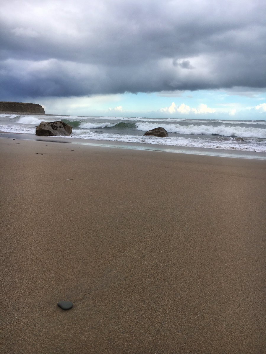Hender100's tweet photo. @saradietschy A little piece of the Irish Sea Coast coming your way ☺️ #datPObox #sweetvideoappreciation https://t.co/ejp5RcuMKx