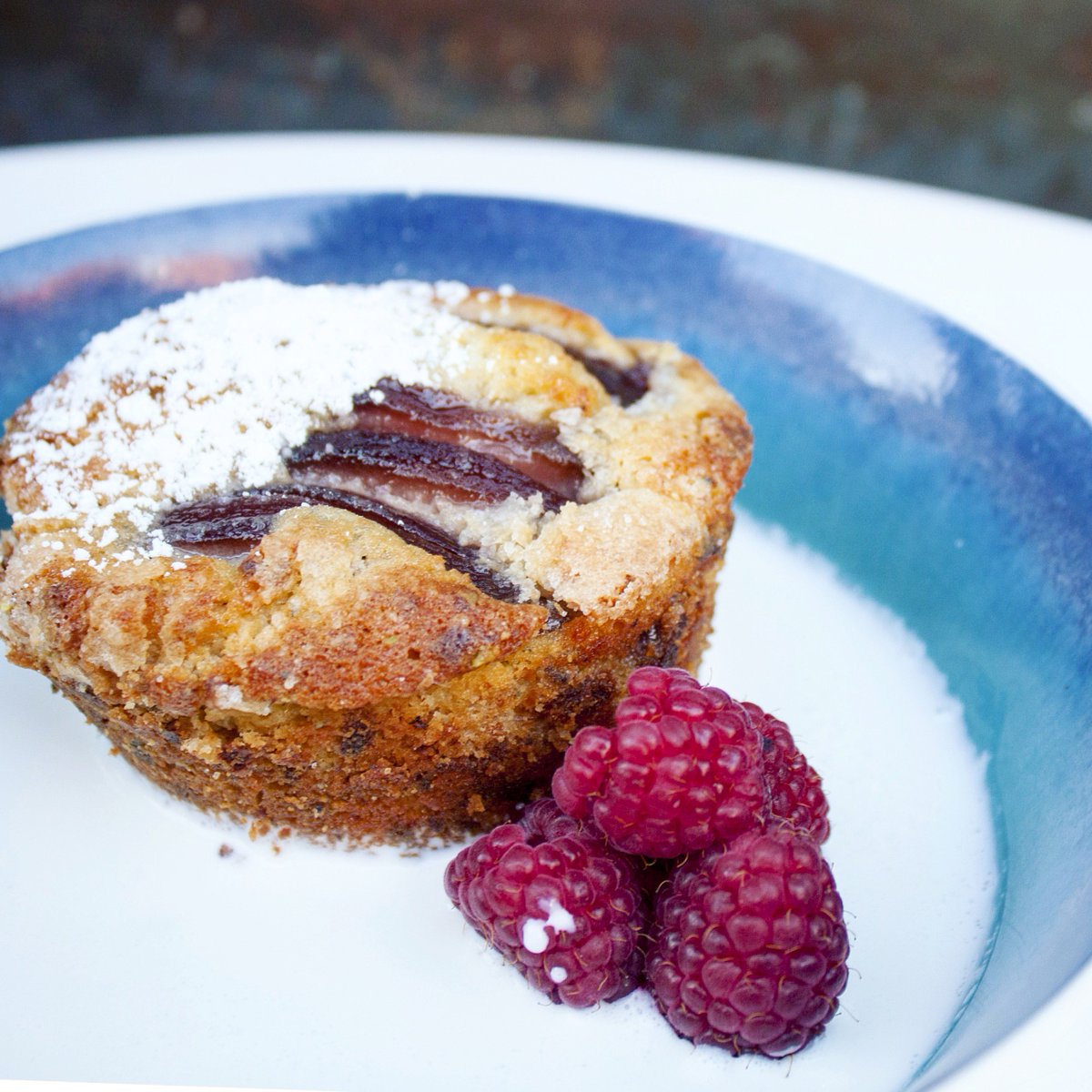 pondicheri's tweet photo. Cap off this #SmallBusinessSaturday w/ treats featuring your favorite Houston producers! πΈ Mawa & wine poached pear cake w/ #millking cream https://t.co/Xz6F6LzGxs