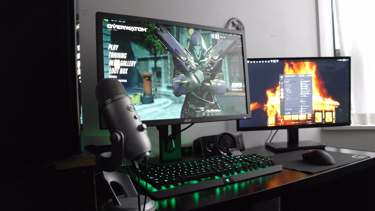 tehvinman's tweet photo. love my setup <3 https://t.co/qcG4YIcXyz