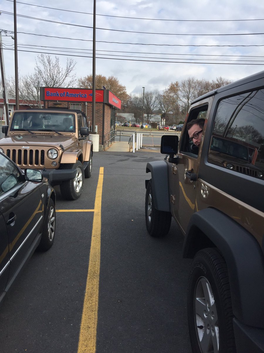 MikeMehalek's tweet photo. Center of the universe?
#jeep https://t.co/eVEcZjkFD5
