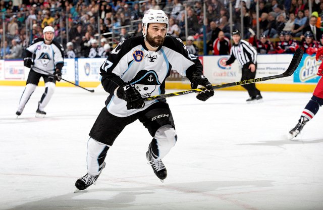 4thlineVoice's tweet photo. Enforcer News : Nashville Predators have called up Mike Liambas 
..nice to see a grinder get the call and make some NHL $ https://t.co/ac79Ng9dAJ