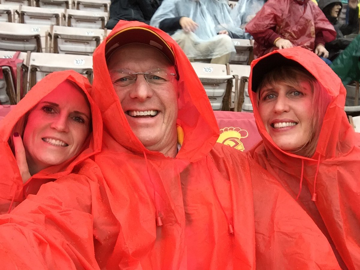 writetoBryan's tweet image. #uscselfie