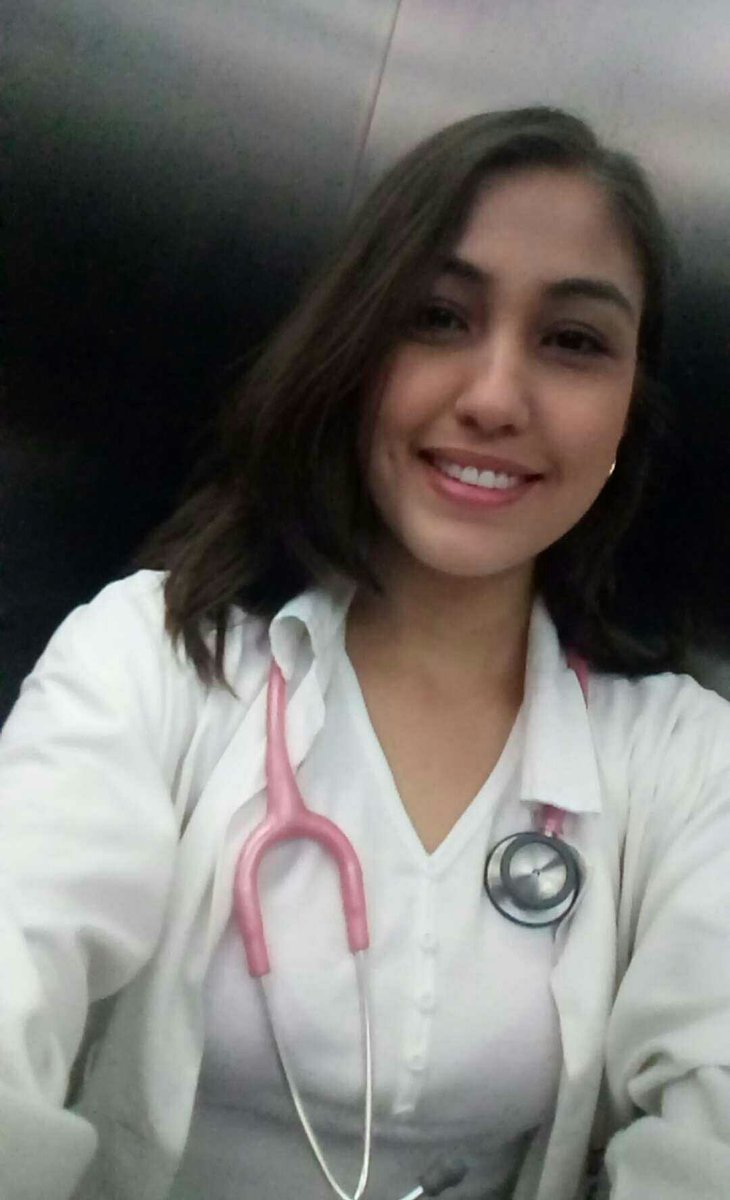 macriisanchez's tweet photo. Medicucha 💉💊📚🏥 #faltapoco https://t.co/2uDLQms4QY