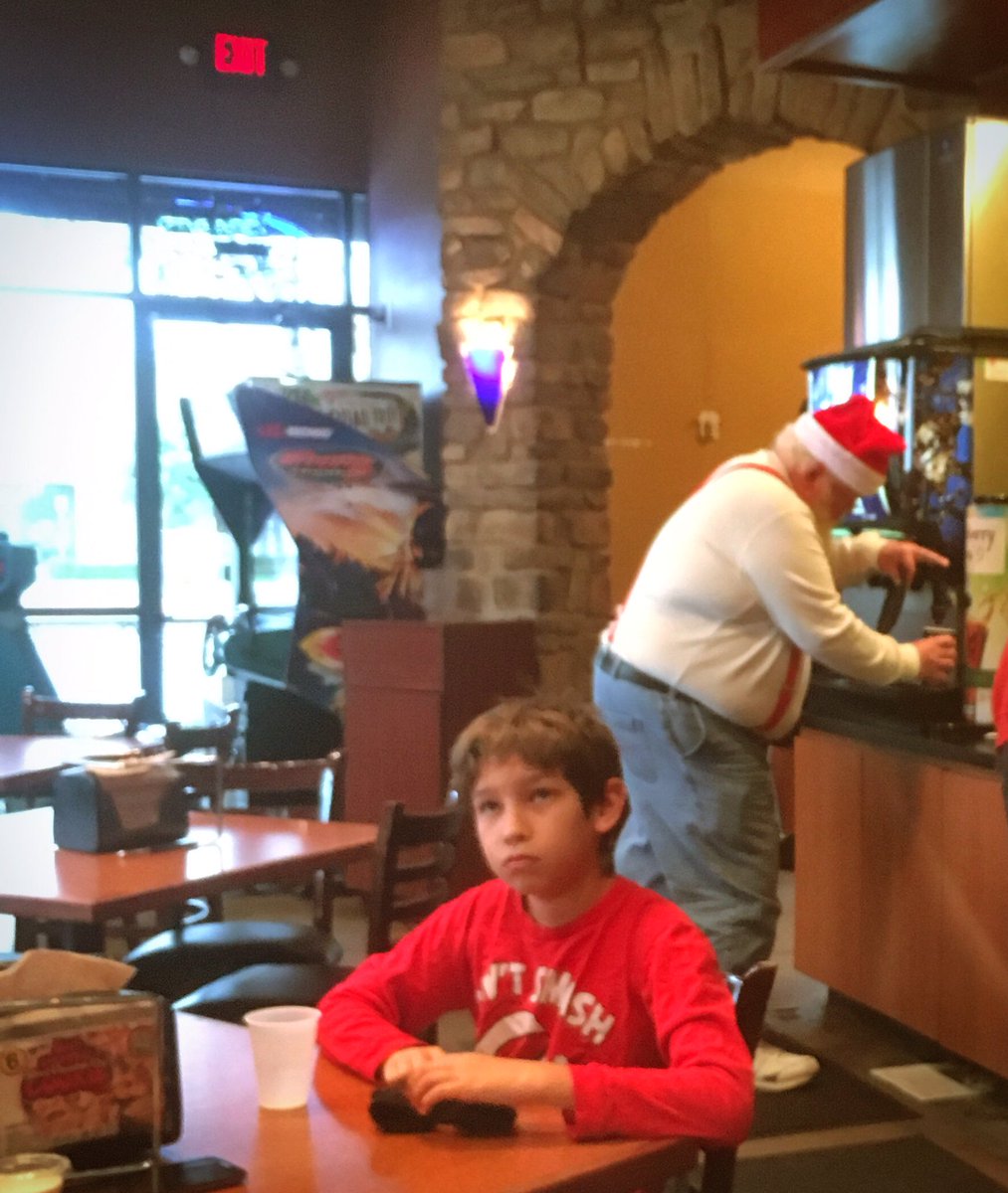 kernCountySanta's tweet photo. Spotted KC santa @me and eds!!! https://t.co/peoiFqiY3d