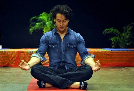 KingTigerian's tweet photo. Gud mng #tigerbro i knowu practisein morning hard working luv u @iTIGERSHROFF @AyeshaShroff luv u
@TeamTigershroff https://t.co/hJziL5hhJn