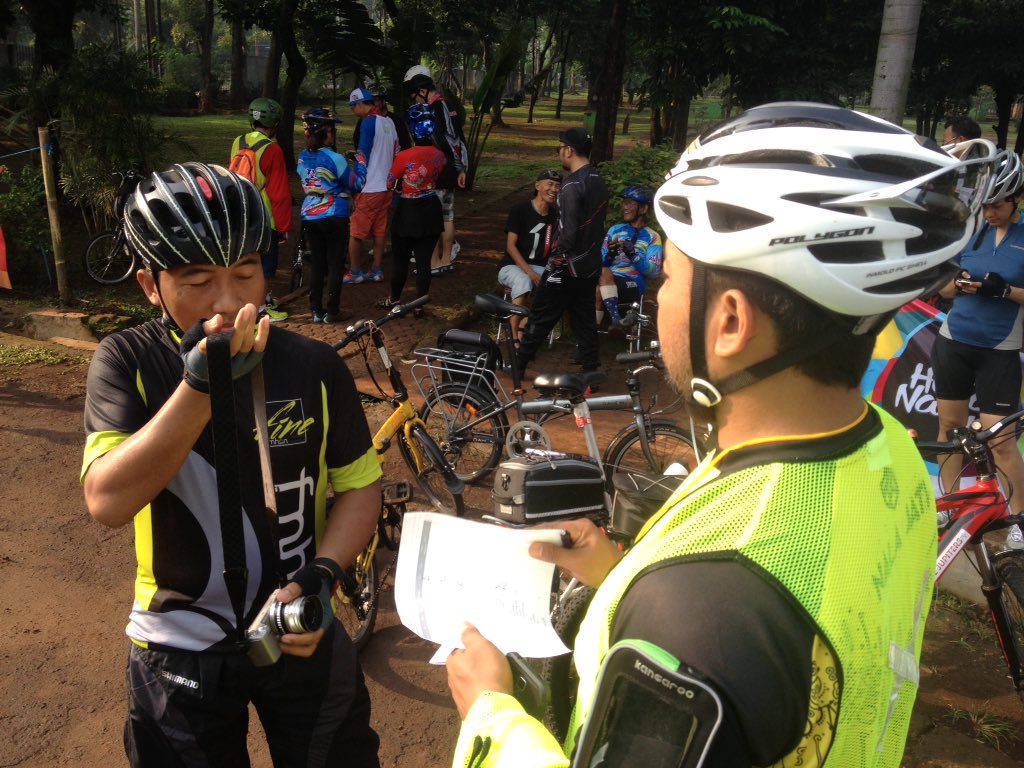 Persiapan pun dimulai, yang belum merapat ditunggu  <a href="/B2WIndonesia/">Bike2Work Indonesia</a> <a href="/hellonatureID/">Hello Nature</a>