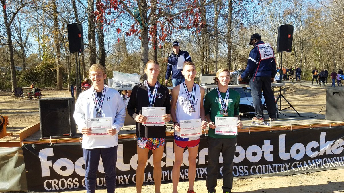 darrellchaisson's tweet image. Ridge finished 12th in the Senior Race and Georgia finished 2nd as a team at Footlocker today.  So proud!  @EJCHSEagles @ridgechaisson