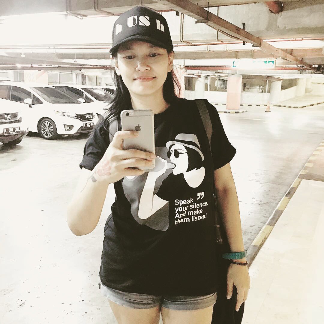 djenarmaesaayu's tweet photo. Be the first to have "hUSh" tshirt with the director's signature for only 160k. Order now 082297353070. Limited edition! https://t.co/5JKMyh4Naf