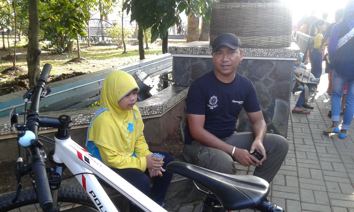 <a href="/DediMulyadi71/">Kang Dedi Mulyadi</a> <a href="/satpolPP_Pwk/">SatpolPP_Purwakarta</a> <a href="/saepuddin_09/">saepuddin</a> PAM &amp; Pengawasan Car Free Day di Taman Sri Baduga