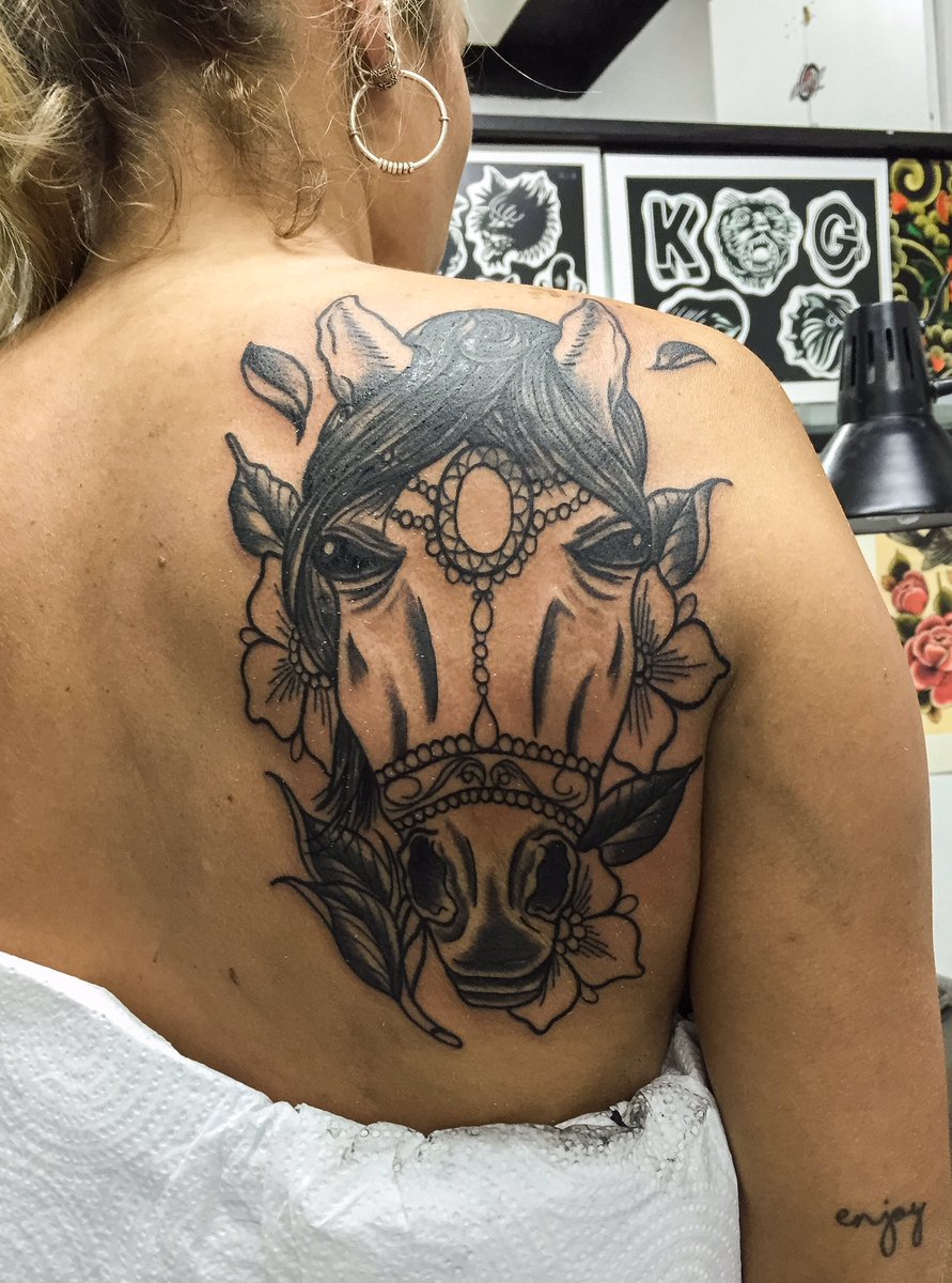 XDONPANDAX's tweet photo. #Tattoo del día #coverup para Juli! #HorseTattoo #NeoTraditional #DonPanda #AmilkarTattoo https://t.co/kEqoIc6rCz