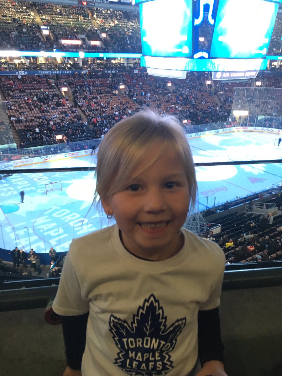 rchardwood's tweet photo. First Leaf Game! #GoLeafsGo @MapleLeafs #shessix #bringonthewin @TheFordFANatic #section323 https://t.co/t52prthmSN