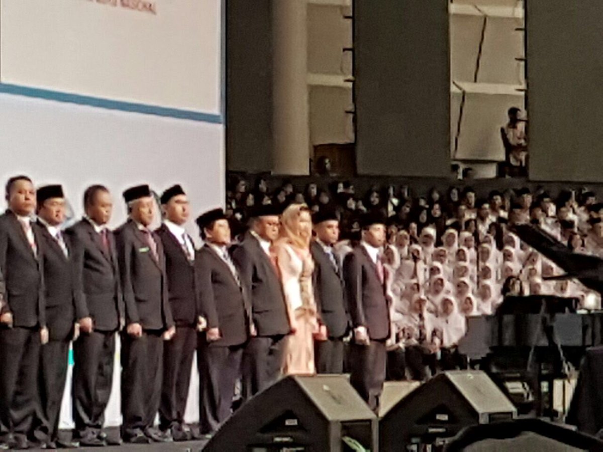 Dwija Praja Nugraha, di hari Guru dan PGRI 71 thn