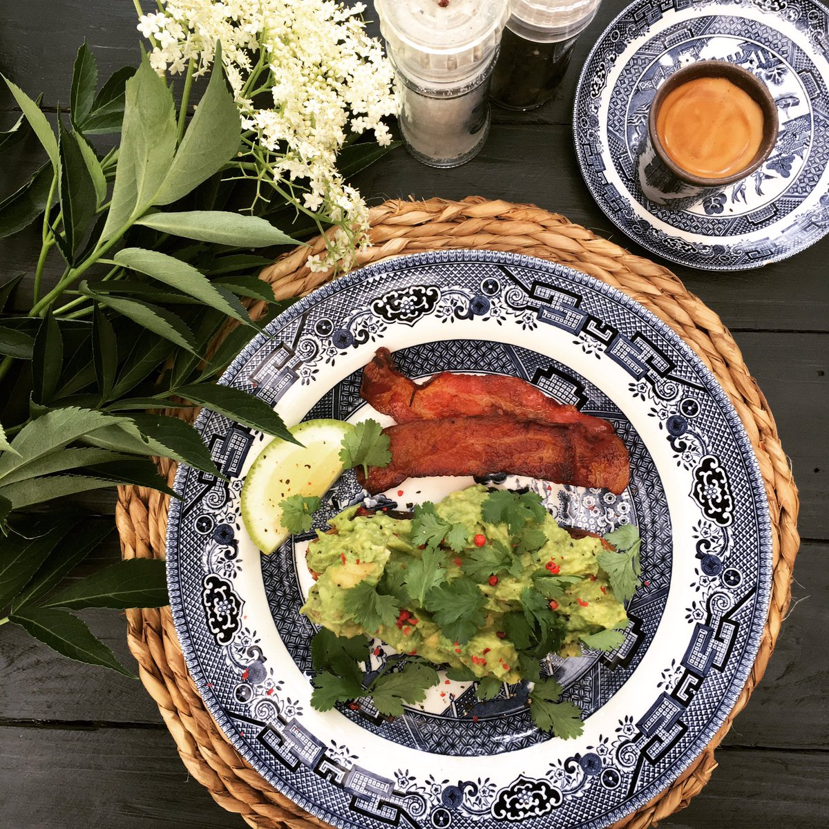 Delish Sisters Sundays ❤️🍳☕️ #getyourfix #delishsisters #avotoast