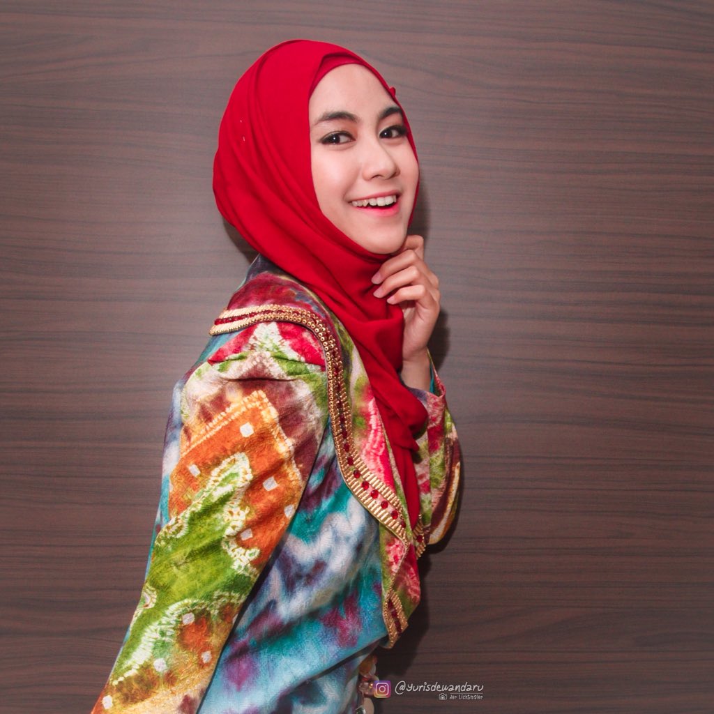 yurisdewandaru's tweet photo. 📷 @AnisaRahma_Adi 
Dress &amp; Hijab : Dian Pelangi
from ig: @yurisdewandaru https://t.co/2bS7RBARZN