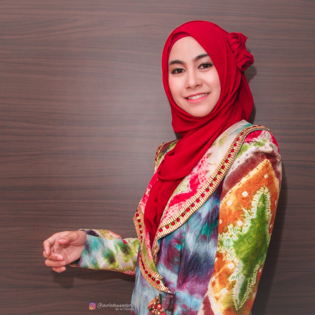 yurisdewandaru's tweet photo. 📷 @AnisaRahma_Adi 
Dress &amp; Hijab : Dian Pelangi
from ig: @yurisdewandaru https://t.co/2bS7RBARZN