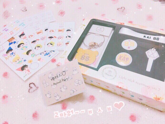 y_exoxo14's tweet photo. 予想以上の可愛いさ💓まおおんに@pcy_ma_61 ありがとう🐶🌹台湾楽しんできてね(^.^)💞
#Thingsbox ขอบคุณ ค่ะ 🙏 https://t.co/Ni05qyy9mq