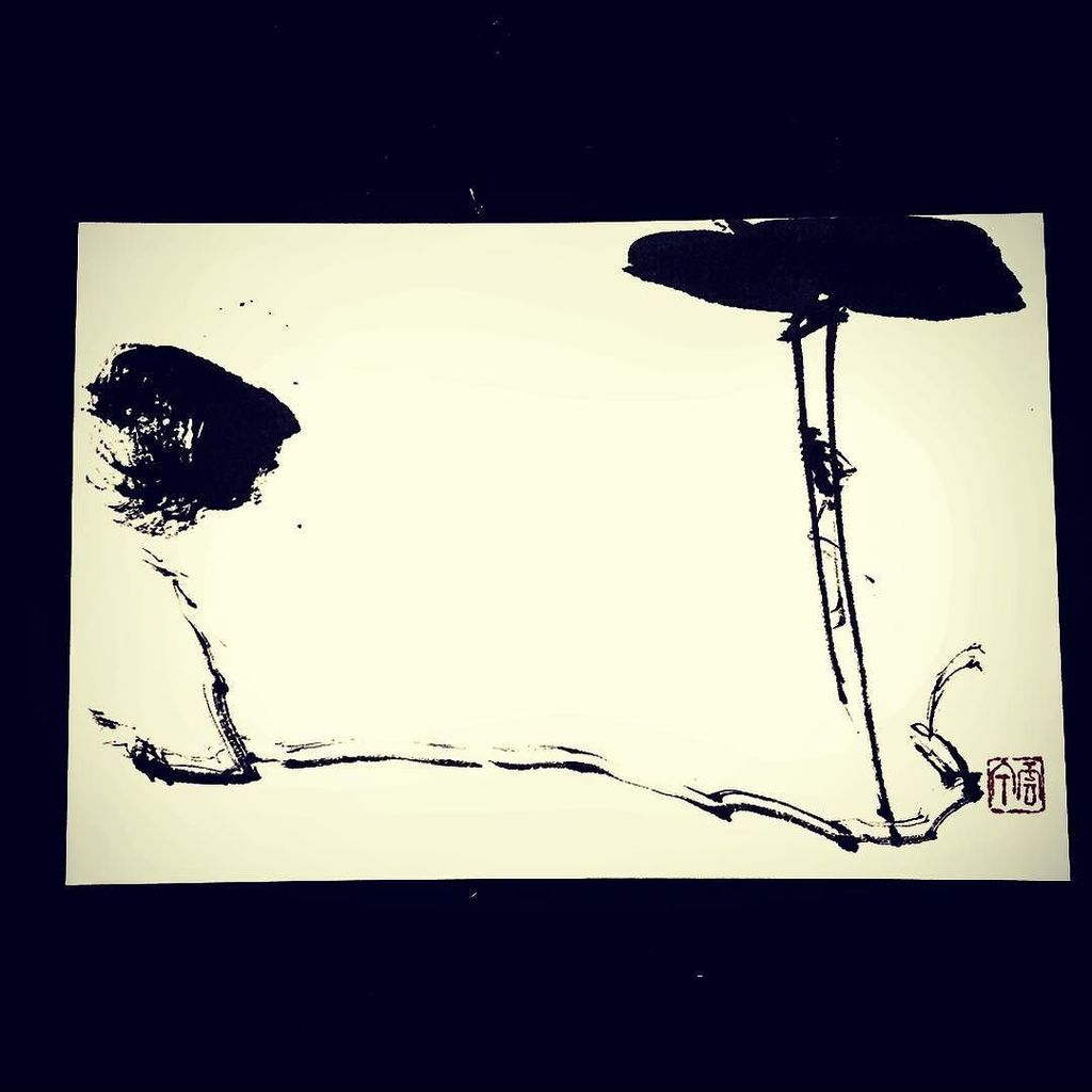 koi_hard's tweet photo. 「道は続いている。」
〜The way goes on.〜 #shodo #art #japan #japanesecalligraphy #kanji #日本 #書道 #墨字 #墨象 #道 #ポストカード #customor… https://t.co/cQbBpR3ga6
