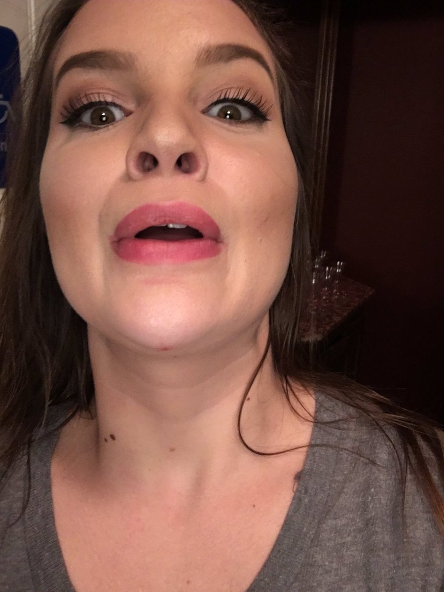 kylasavannahh's tweet photo. Forgot my phone at work for five minutes..  @angela_elmer https://t.co/RVq2IgEhgq