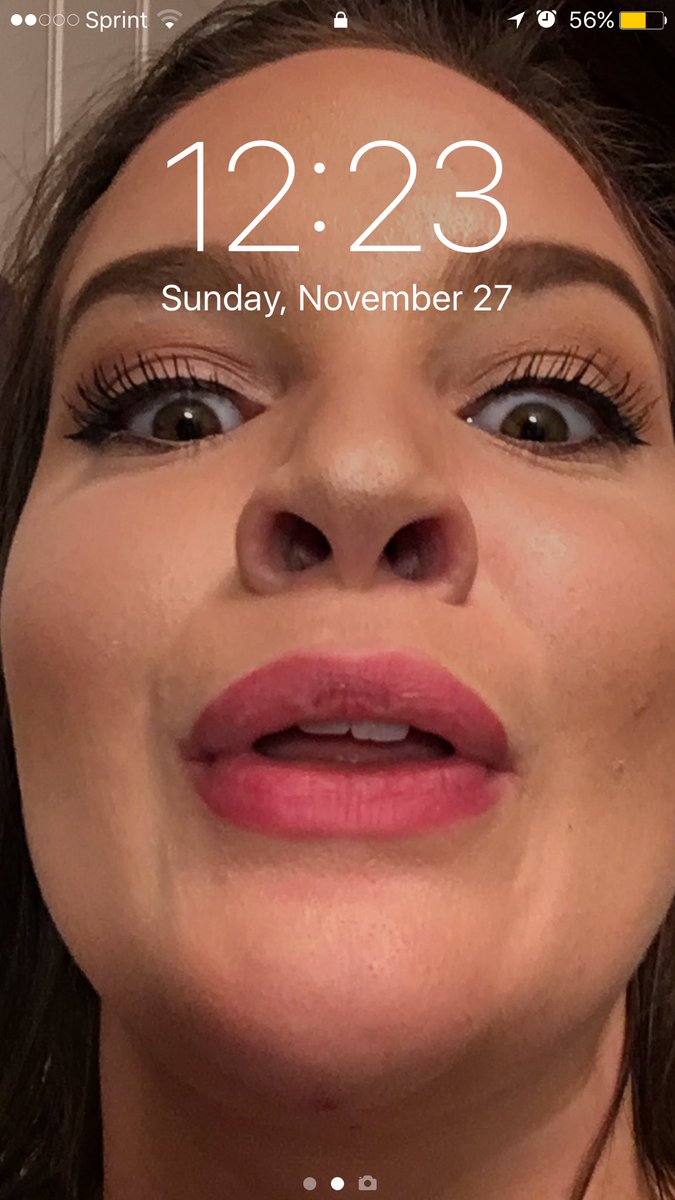 kylasavannahh's tweet photo. Forgot my phone at work for five minutes..  @angela_elmer https://t.co/RVq2IgEhgq