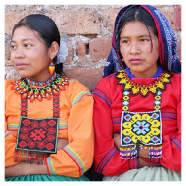 MexiBoho's tweet photo. Todos los diseños #huicholes , por sencillos que parezcan, tienen una misma virtud: contar historias. 🌵🌺✨ #mexiboho #artemexicano https://t.co/47NzU3Ctlf