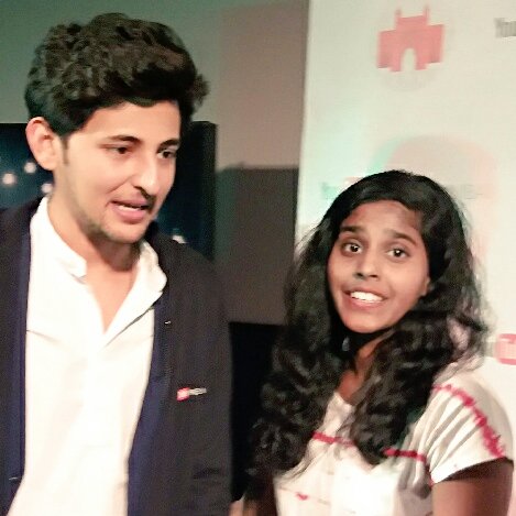 RajashreePawarD's tweet photo. A random pic with him🙈luv you so much...MeetYouSoon Thanku @YouTubeSpaceMum for such an amazing concert of @DarshanRavalDZ #DarshanKeDarshan https://t.co/BSWagXFa7G