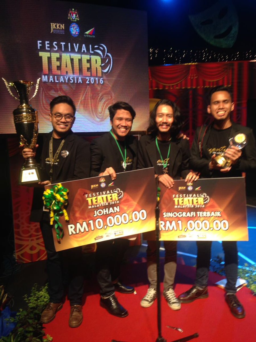 ahmaddghani's tweet photo. Alhamdulillah, johan Festival Teater Malaysia 2016. Terima kasih semua yg menyokong & mendoakan kami. Terima kasih 😊
#FTM2016 https://t.co/BDMkDfdx9t