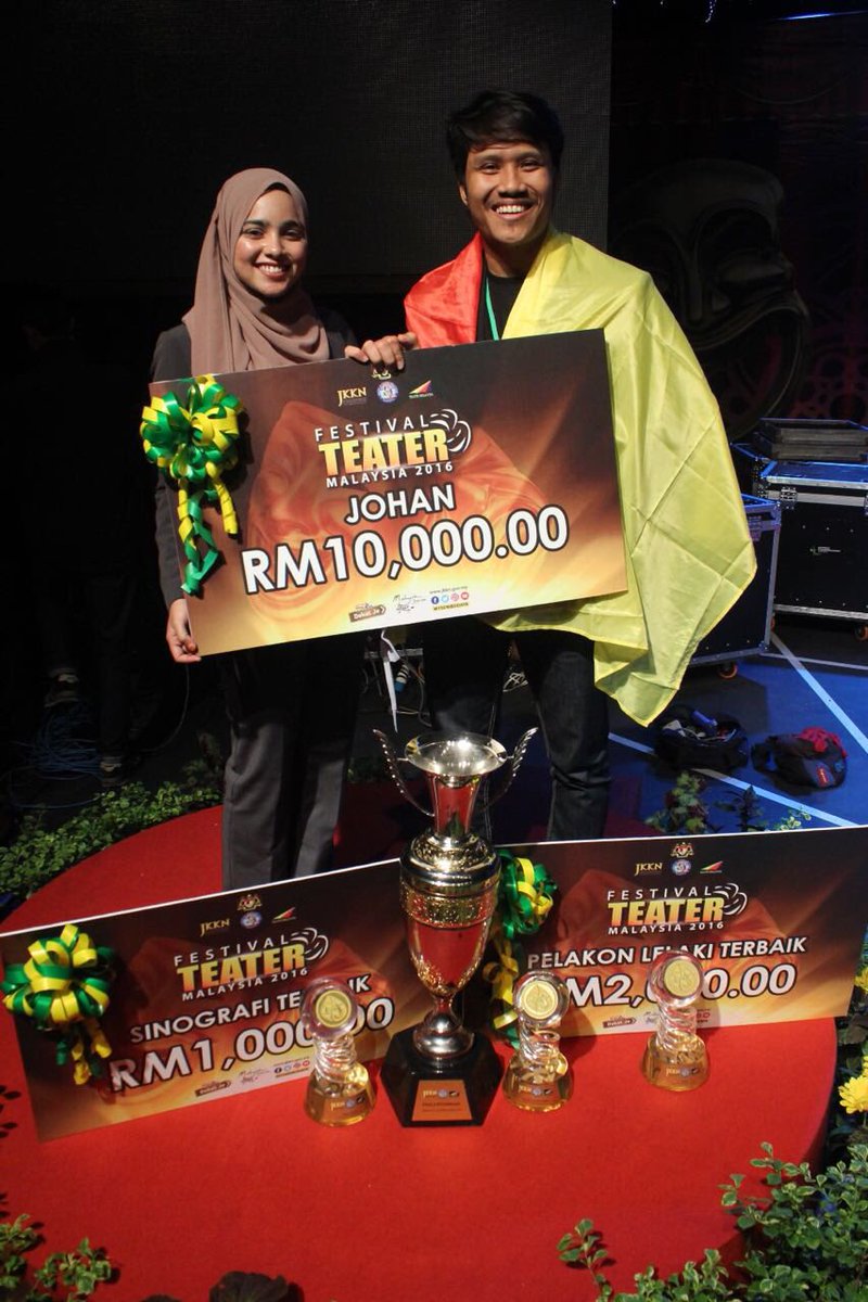 ahmaddghani's tweet photo. Alhamdulillah, johan Festival Teater Malaysia 2016. Terima kasih semua yg menyokong & mendoakan kami. Terima kasih 😊
#FTM2016 https://t.co/BDMkDfdx9t