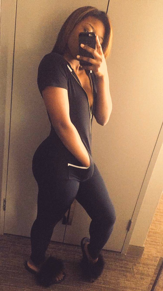 _Daaayumm's tweet photo. #ThickasHellChallenge 👅 https://t.co/KJrGXclRsj