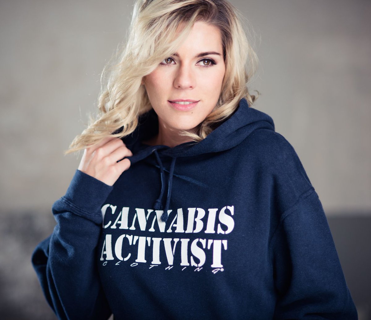 HempClothes's tweet photo. The #Cannabis #Activist #Clothing #Hemp #Fashion #crowdfunding #campaign is LIVE on #Kickstarter! Please share! ♻️💚🌱 https://t.co/UZzPnyuoag https://t.co/QuCwjj3AhV