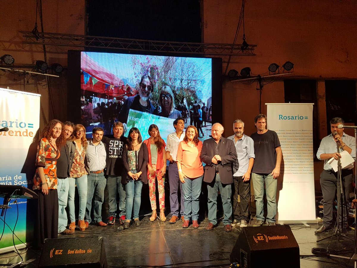 VeroIrizar's tweet photo. Gran cierre de año d Economia Social. Compartiendo con huerter@s y emprendedor@s, protagonistas d economia solidaria https://t.co/IsD80zfzo7