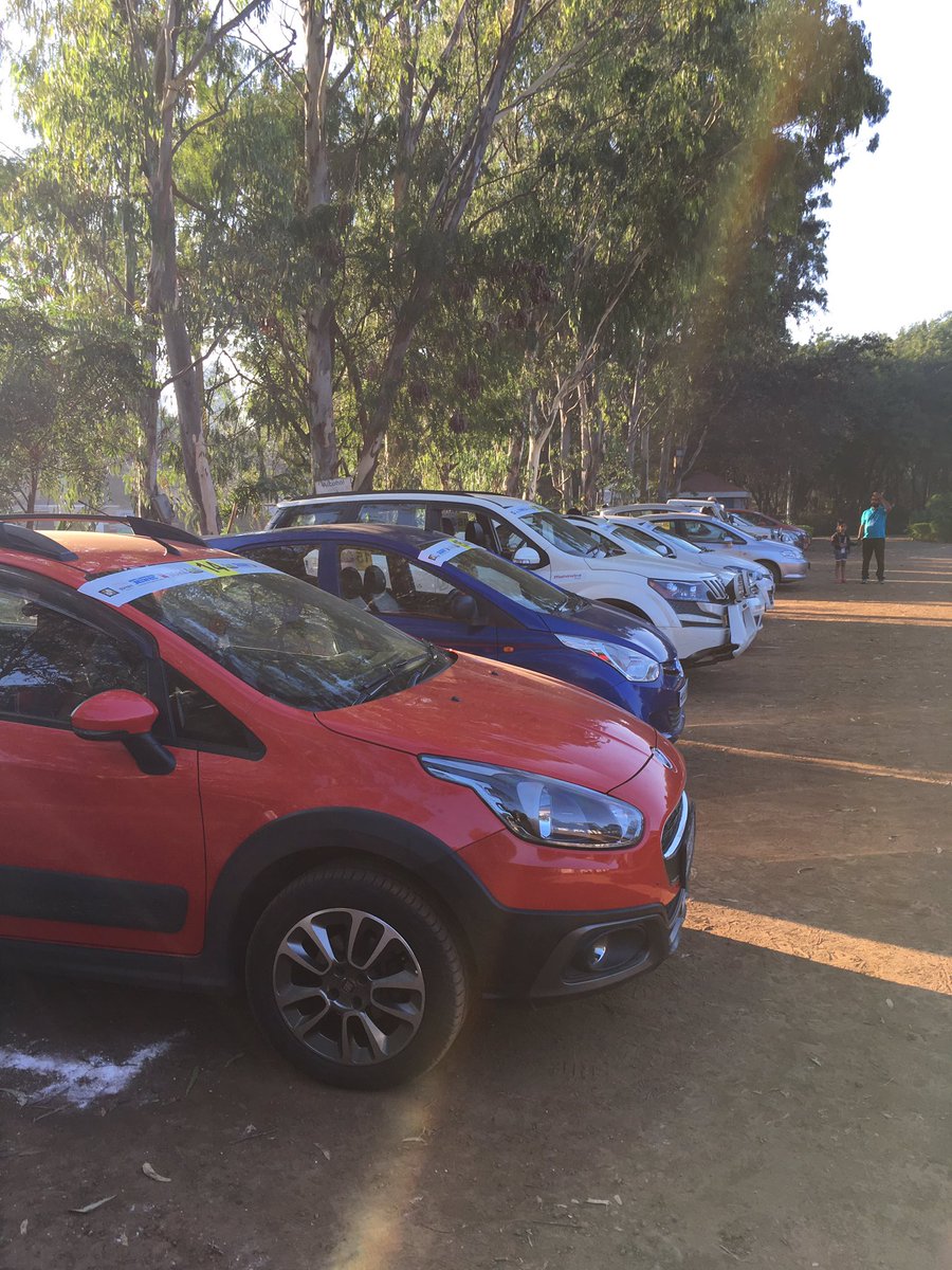 OfficialWISA's tweet photo. Competitors lined up and we're all set to start Rally of Nashik 2016. 08:00 hrs 1st car starts https://t.co/SRjn0HVFut