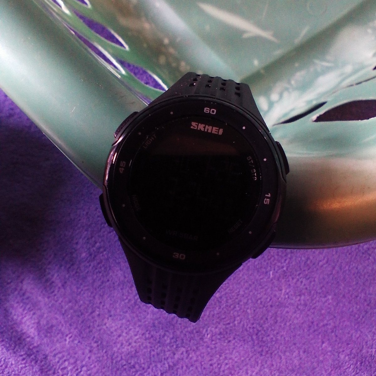 PrairieRedRoads's tweet photo. Nice #sportwatch https://t.co/U6ubPGFhDu https://t.co/BpdmeRvQNm