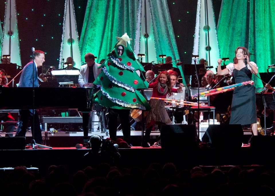It was great ringing in the holiday season w/ <a href="/amygrant/">Amy Grant</a>, <a href="/michaelwsmith/">Valentino Grosso</a>, <a href="/Indy_Symphony/">Indianapolis Symphony Orchestra</a> &amp; <a href="/JordanSmithLive/">Jordan Smith</a>!

📷: bit.ly/2gL9MXQ
