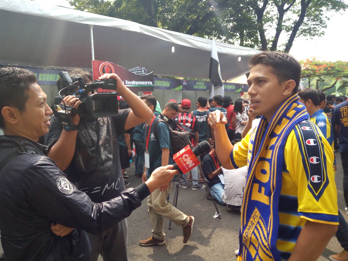 Bendahara Parmagiani sedang melakukan wawancara dengan <a href="/CNNIndonesia/">CNN Indonesia</a> #BSR2016