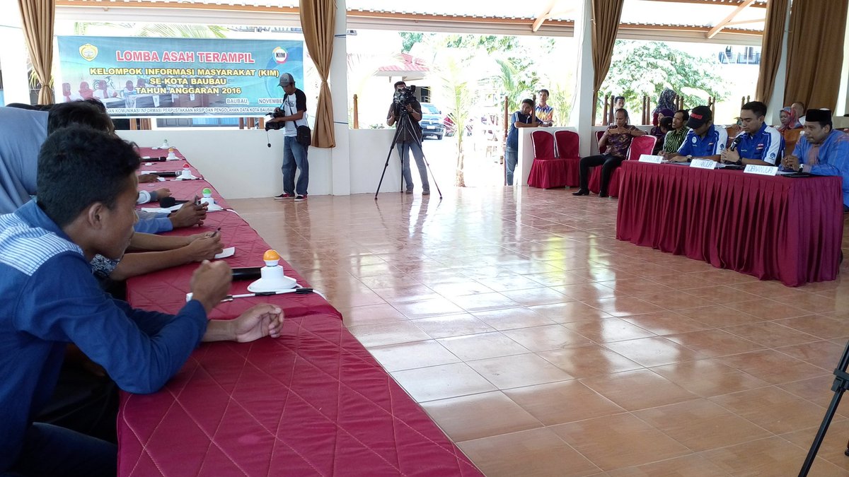 Sultan_Syahi's tweet photo. Lomba Asah Terampil KIM dimulai @RTIK_Baubau https://t.co/rHLoyWUO5h