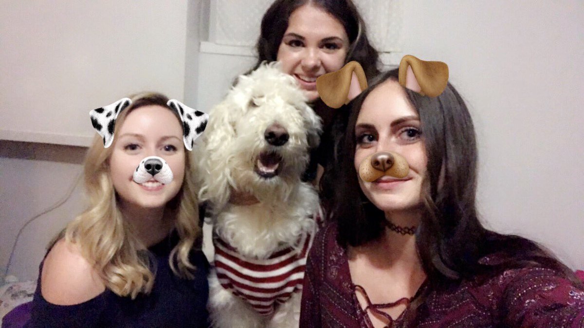 ashleemacdonald's tweet photo. When you're the only one that's lit @rebeccaakennedy @jordanluhowy https://t.co/kcOzjJ53gi