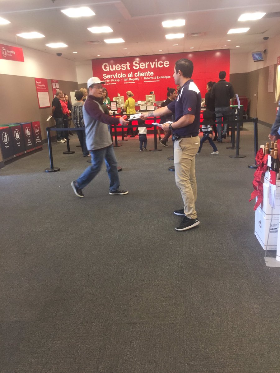 TPS driving sales by greeting every guest right when they walk in! #10daysofdeals @JenFrenchAPBP <a href="/slingsbylisa/">Lisa Slingsby</a> <a href="/bcormalis/">Barbara Mari</a> <a href="/Kendratelford/">Kendra</a>