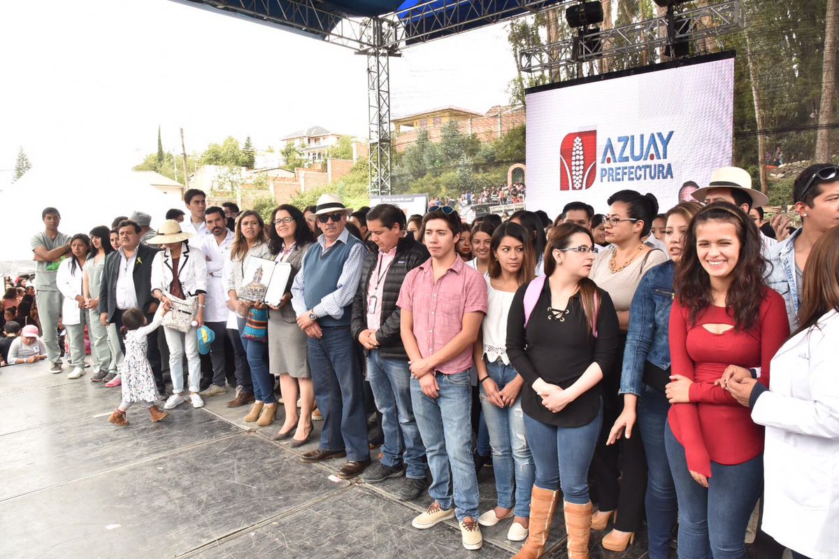 EquidarEC's tweet photo. Muchas gracias a los estudiantes de #UCACUE por su apoyo y compromiso con las familias de #Equidar. https://t.co/fmM9VLr0GN