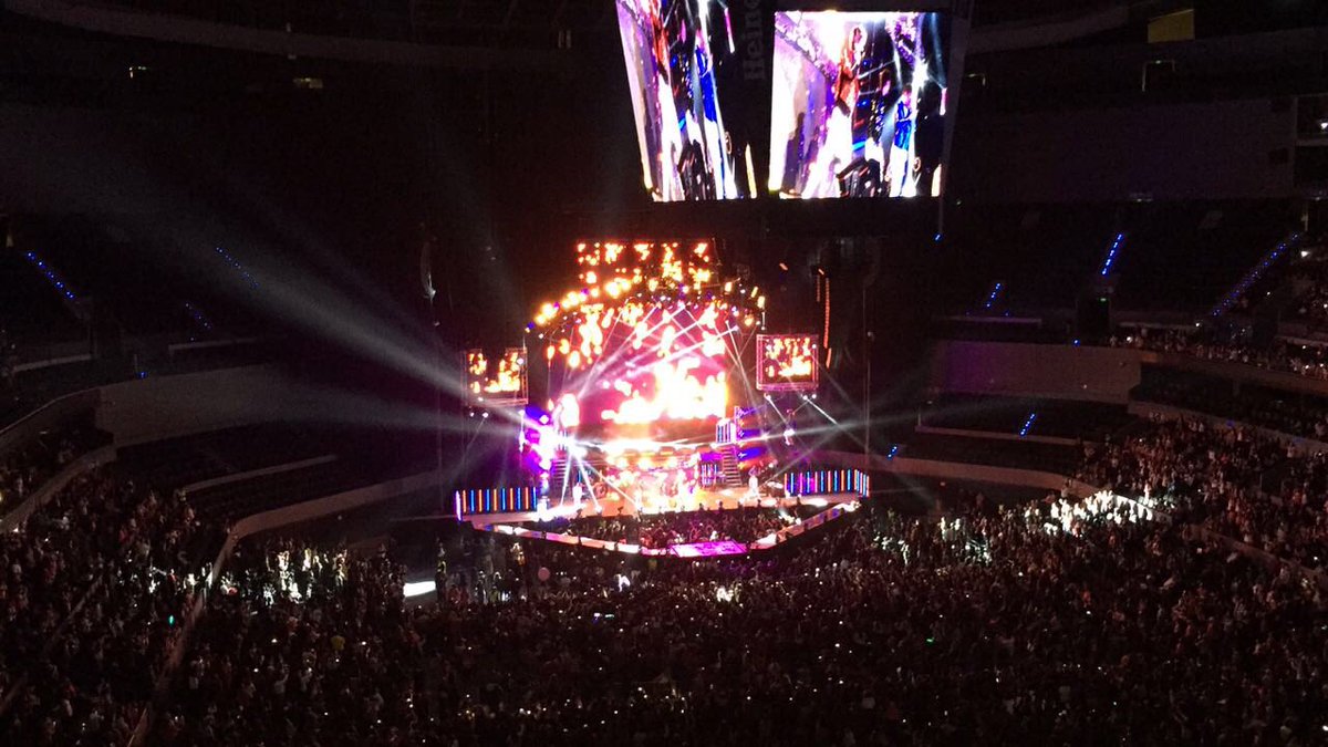 jessiecervantes's tweet image. Esto se pone increíble @CD9  en vivo